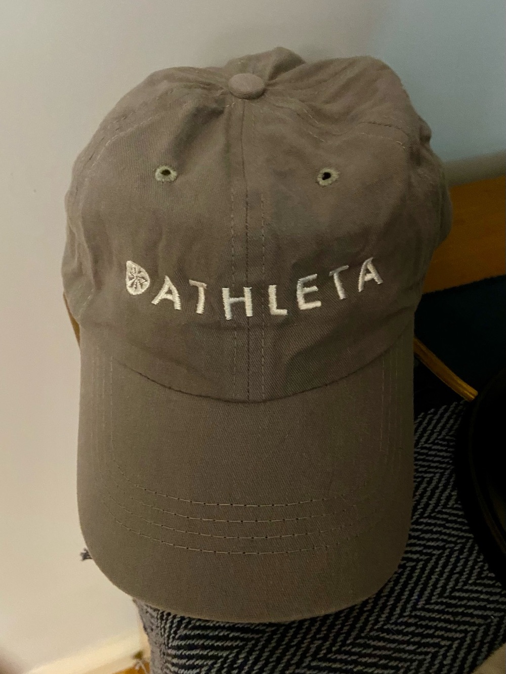 Athleta Embroidered Logo Baseball Cap in Gray